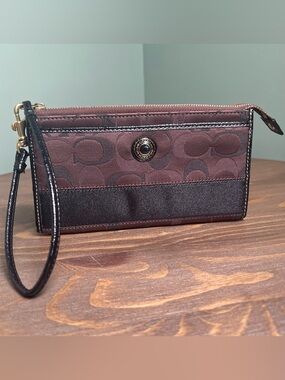 COACH Signature Logo Stripe Zippy Wallet  Brown Purple Canvas Logo Wristlet EUC